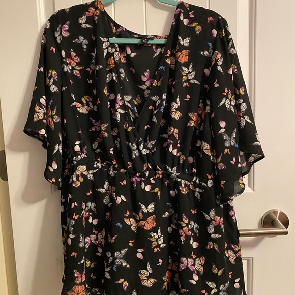 ❌SOLD❌ LILY - BUTTERFLY GEORGETTE BABYDOLL BLOUSE - Picture 4 of 6